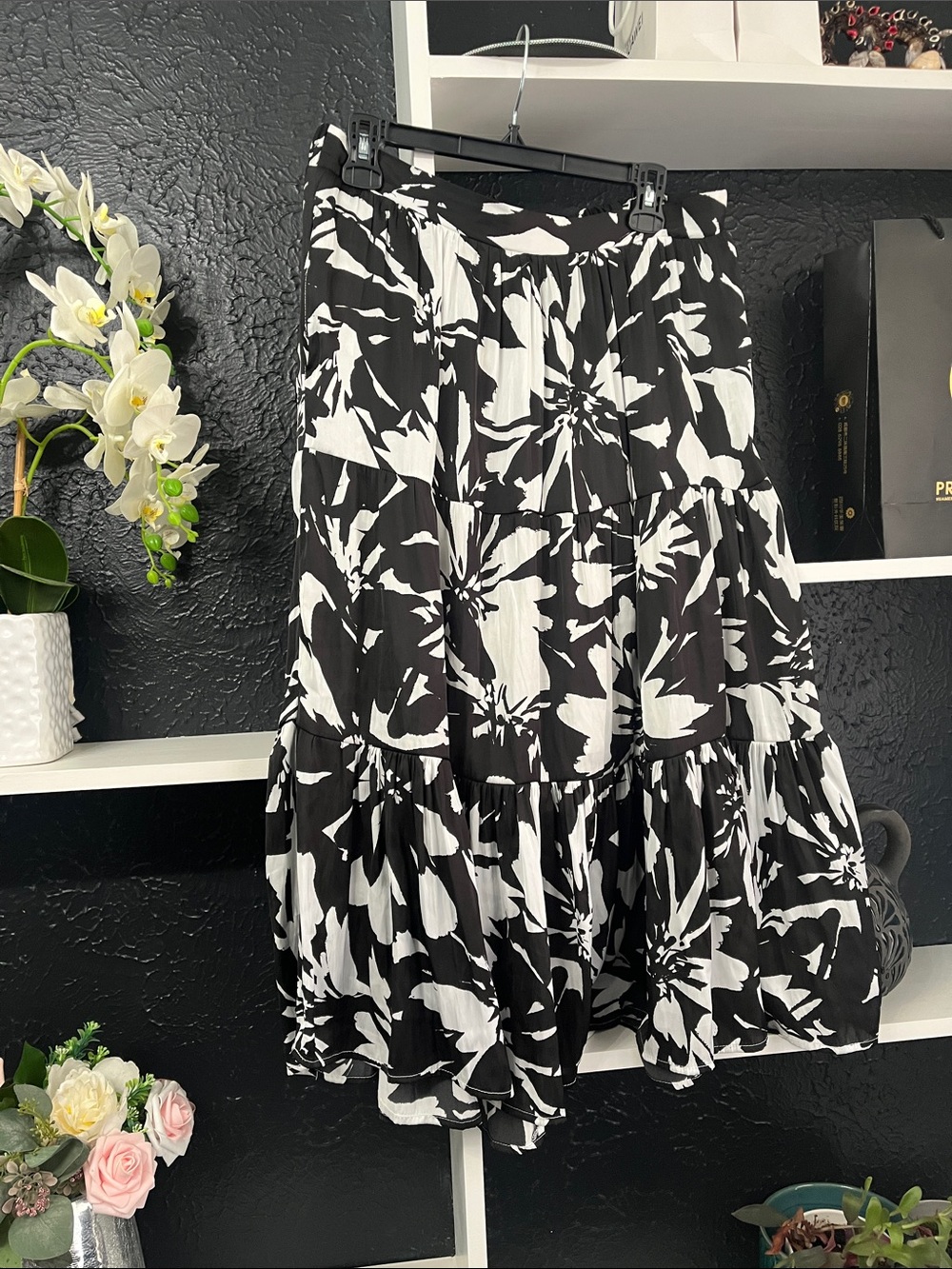 Nine West Black & White Floral Tiered Midi Skirt L